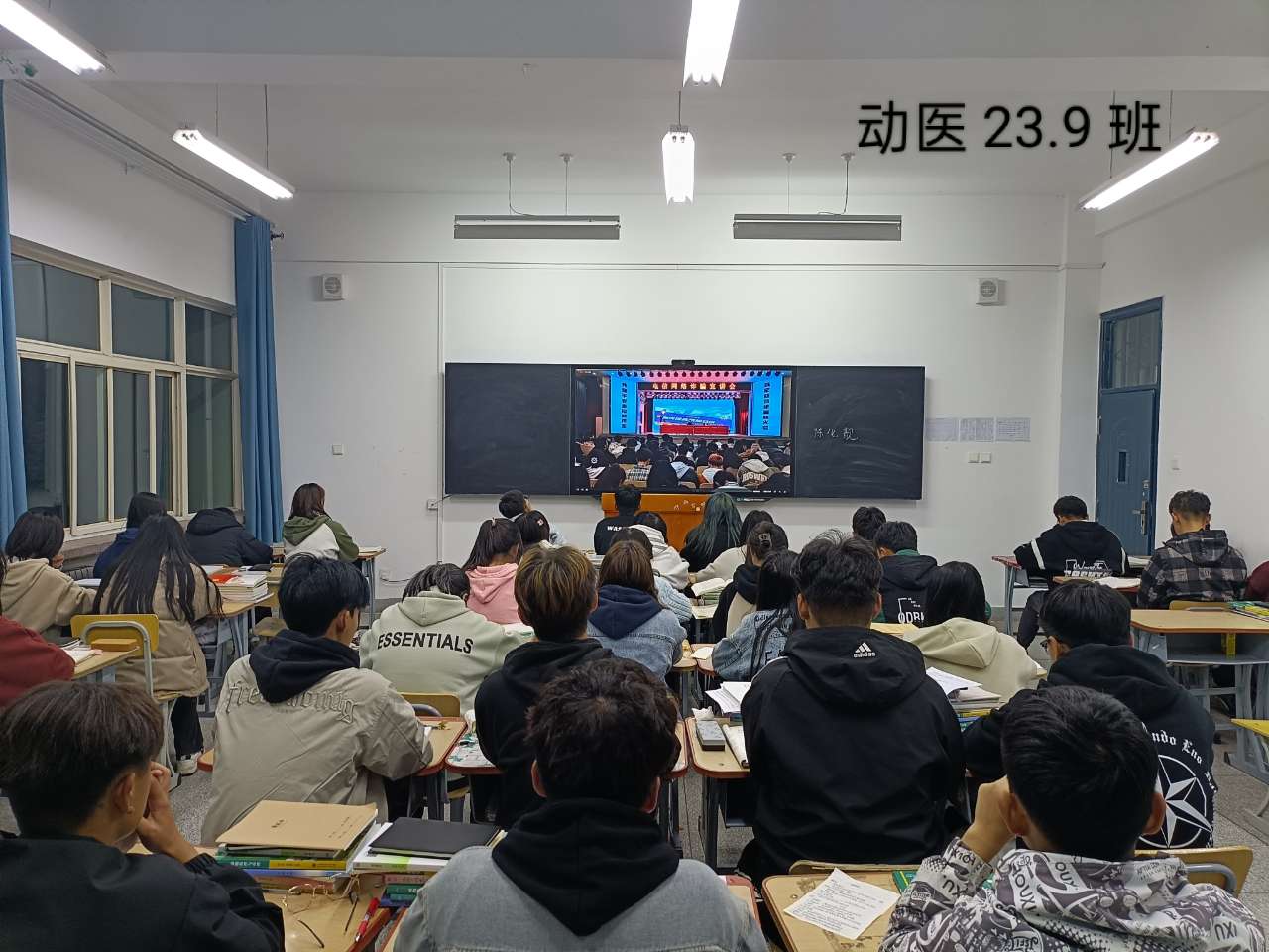 140c434d4aec4e2790699c340e0f6b63.Jpeg 140c434d4aec4e2790699c340e0f6b63.Jpeg