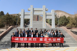 传承红色血脉 联建砥砺初心‖兽医科技学院与畜牧科技学院联合开展“清明祭英烈”红色教育活动